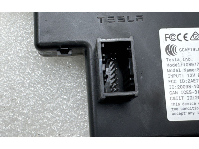Блок управления центрального замка 110024100J, 201190124    Tesla Model Y