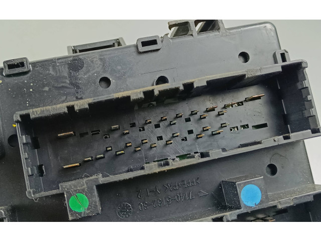 Блок предохранителей  P68243257AB, 16238CF15176N   Dodge VAN RAM    