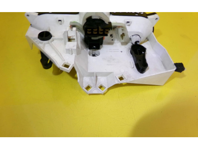 Блок управления климат-контролем 9041704687, MB947678   Mitsubishi Carisma
