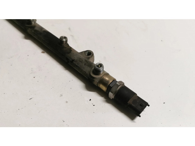 Vstřikovací lišta 0445216002   BMW 5 E39  pro naftový motor 2.5  