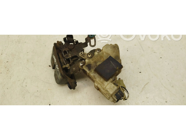 Zámek zadních dveří 63100FE000   Subaru Impreza II 2001
