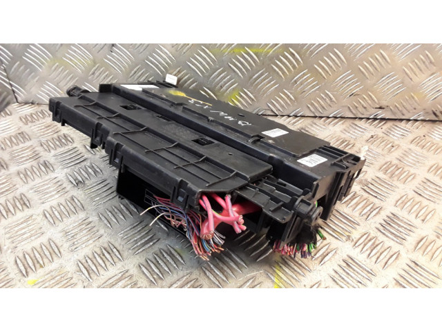Блок предохранителей  8364542   BMW X3 E83    