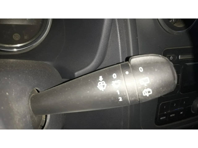 Ручка стеклоочистителей 8201168003   Dacia Sandero