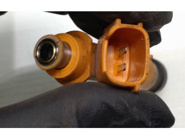 Форсунка 2325040020, 042002212    Toyota iQ  1KR-FE 