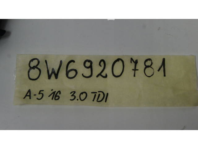 Přístrojová deska  Audi A5 2021 8W6920781  