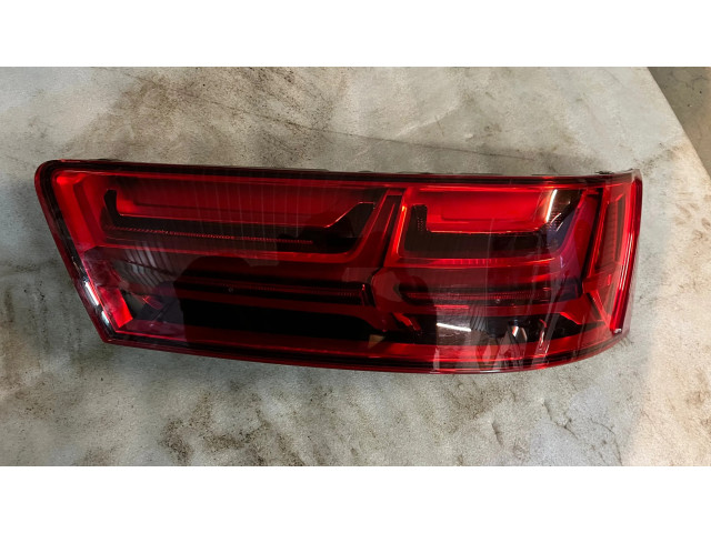 Задний фонарь правый 4M0945094, 4M0945094L    Audi Q7 4M   2015- года