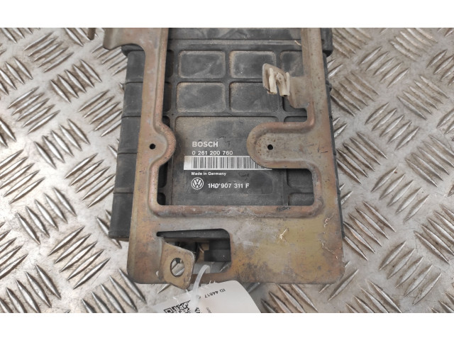 Блок управления двигателем ECU 0261200760, 1H0907311F   Volkswagen  Golf III  1992 - 1997 года