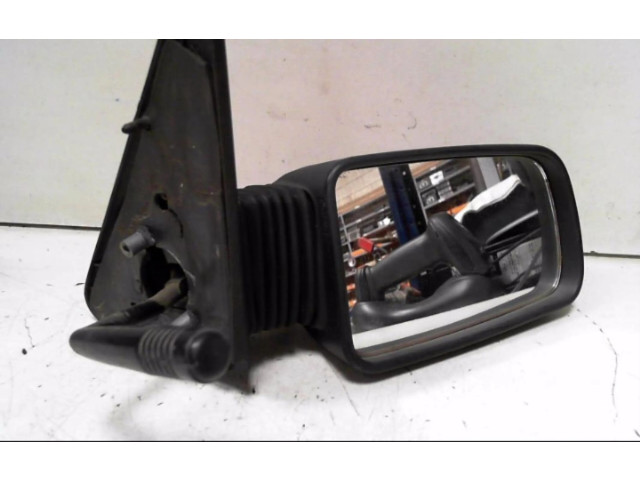 Zpětné zrcátko  Peugeot 205 1989  8148A3  