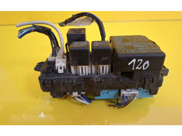 Блок предохранителей  MR228760   Mitsubishi Colt    