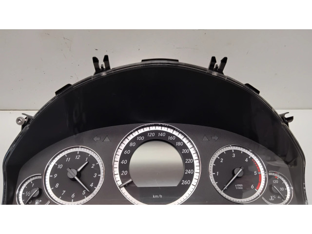 Přístrojová deska  Mercedes-Benz E W212 2010 A2129004104, A2C53279093  