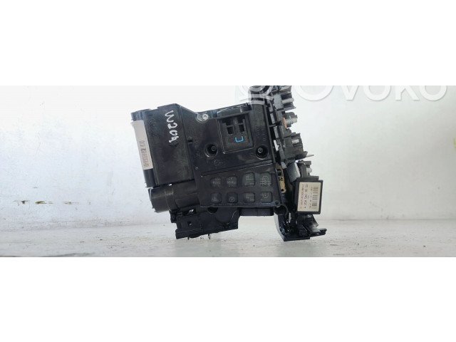 Блок предохранителей A2045403950   Mercedes-Benz GLK (X204)    