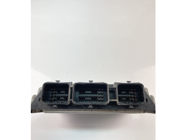 Řídící jednotka 8200051608, 0281011529   Renault Trafic II (X83) 2008