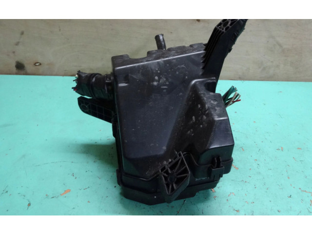   Pojistková skříňka 8266252301, 7178R0A2   Toyota Yaris 2009