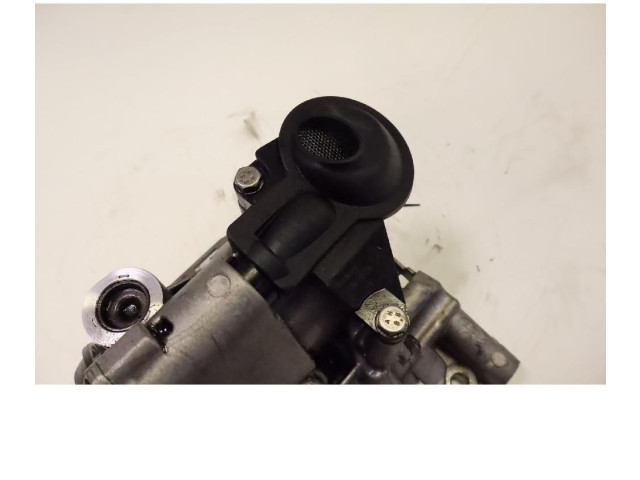 Масляный насос  1WW 1605902  Toyota Verso 