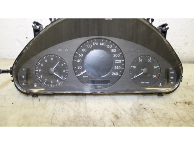 Přístrojová deska  Mercedes-Benz E W213 2006 A2115402348, A2115402348  