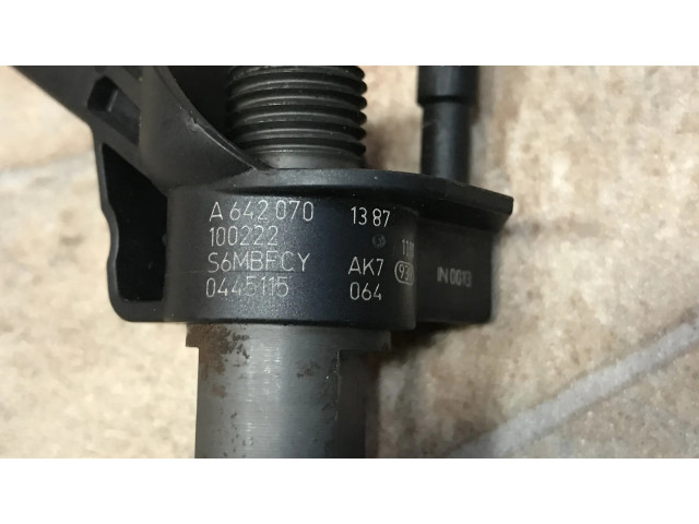 Vstřikovač A6420701387   Mercedes-Benz C W204  pro naftový motor 3.0 OM 642.960 