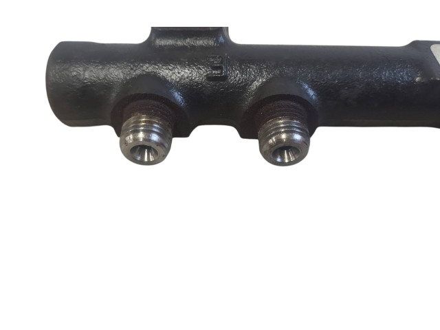 Vstřikovací lišta 9685297580, 142391714   Volvo V40    D4162T 