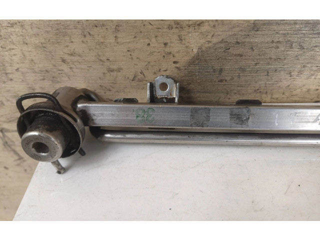 Топливная рампа 06A133681   Audi TT Mk1  