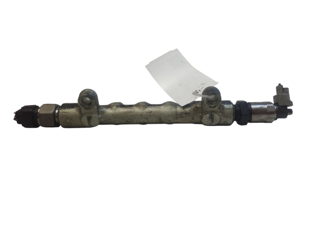 Vstřikovací lišta 8915860010   Toyota Auris 150     