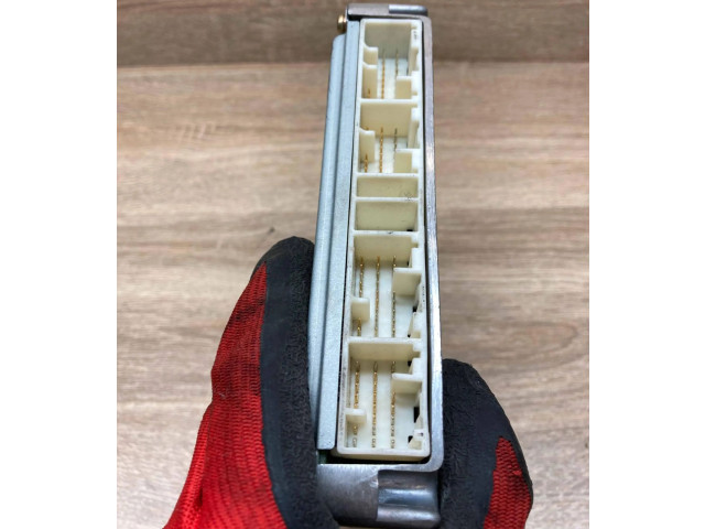 Řídící jednotka 8966105420, MB1758005033   Toyota Avensis T220 2000