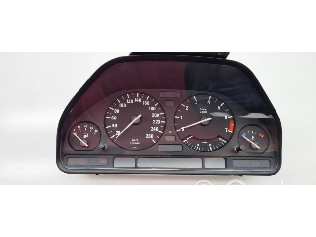 Přístrojová deska  BMW 5 E34 1990 83515809, 8351580  