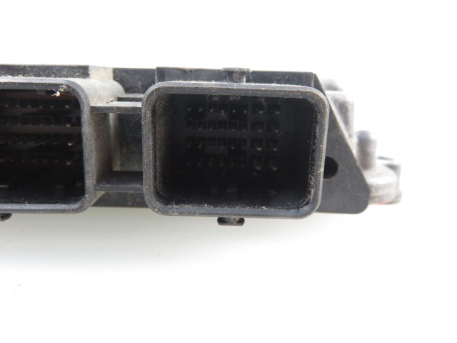 Řídící jednotka 8200305678, 0281011275   Renault Megane II 2003