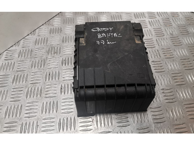Блок предохранителей 1K0937804G, 1K0937820B   Volkswagen Caddy    