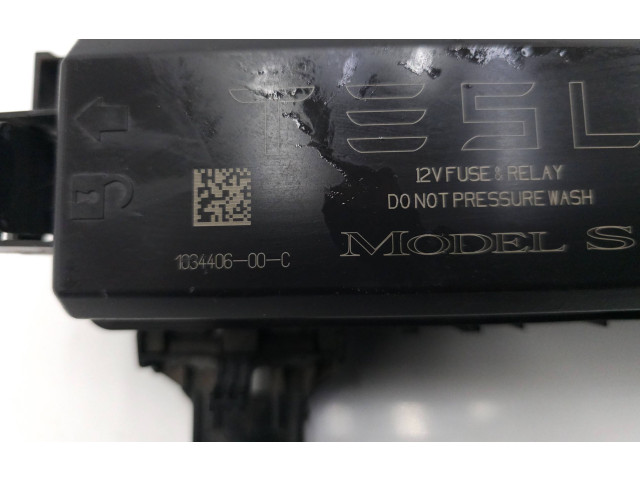   Pojistková skříňka 103440600C   Tela Model S 2016