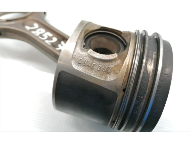 Píst    BMW 1 F20 F21  pro naftový motor 2.0  120d