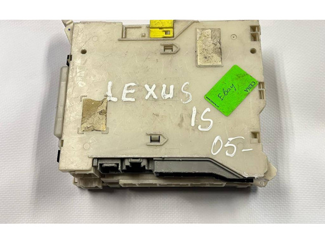   Pojistková skříňka 8267253060   Lexus  200-300 2005