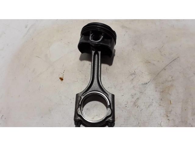 Píst 32213693, 31401957   Volvo XC90  pro benzínový / Электричество motor 2.0 B4204T35 