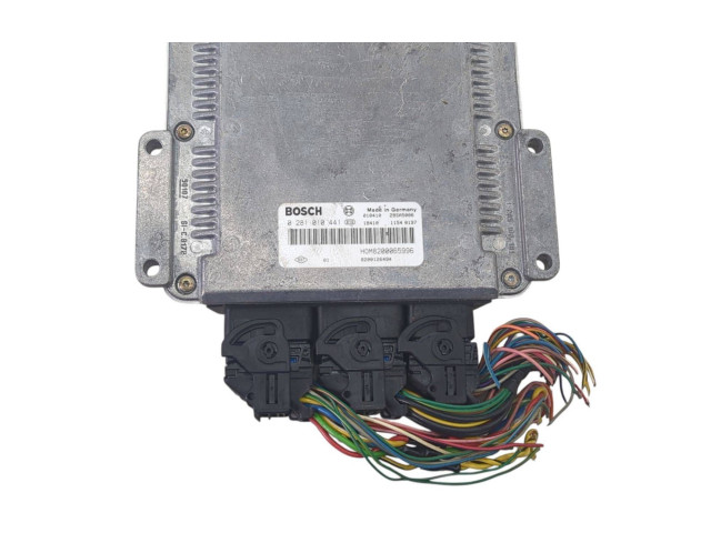 Řídící jednotka 8200065996, 8200126494   Volvo S40, V40 2002