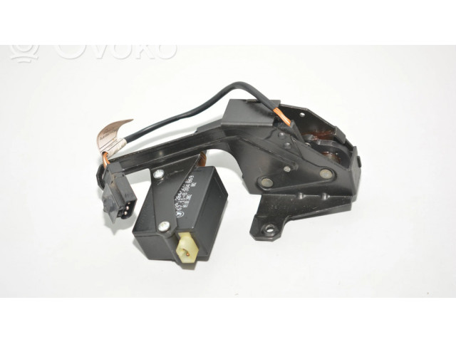замок багажника 8384069, 8238469    BMW 5 E39 1996-2003 года