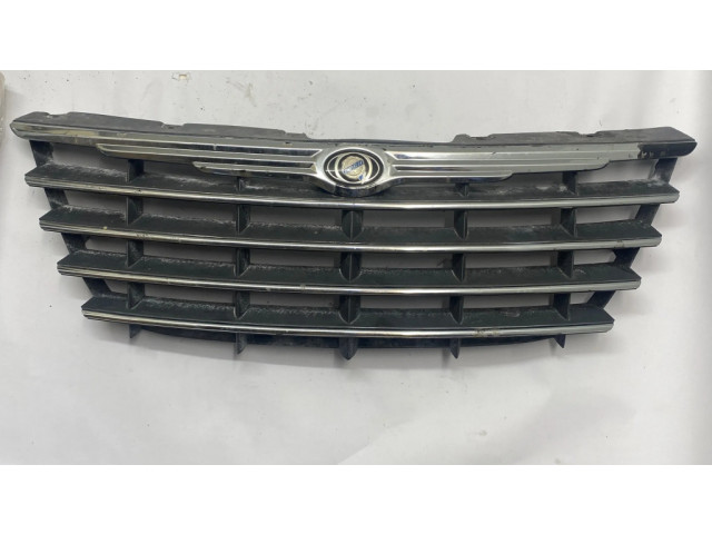 Передняя решётка Chrysler Voyager 2004-2007 года 048578021B, 43511      