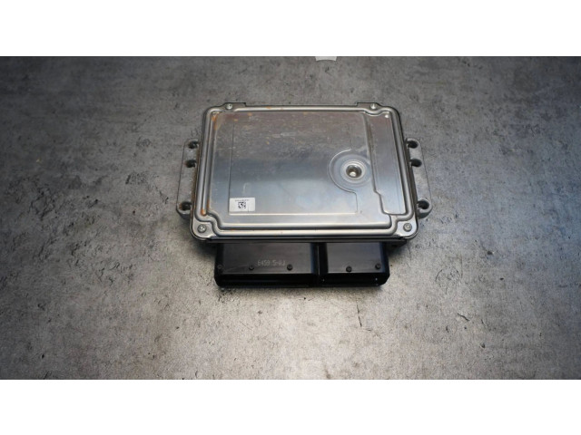 Řídící jednotka 3391053S00, ECM053S00   Suzuki Vitara (LY) 2020