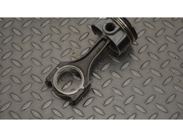 Píst 400A4820   Porsche 911 991    MDC.HA 