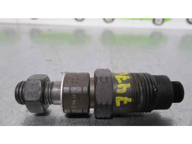 Vstřikovač 002EU03, 002DU24   Hyundai H-100  pro naftový motor 2.5 D 4BH 