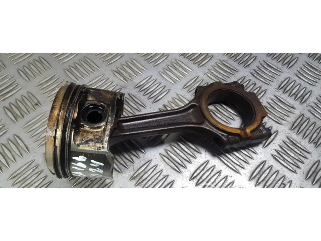 Píst    Alfa Romeo 166  pro benzínový motor 2.0  