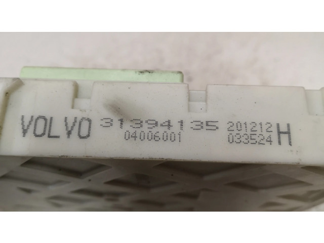   Pojistková skříňka 31394135, 04006001   Volvo V40 2014