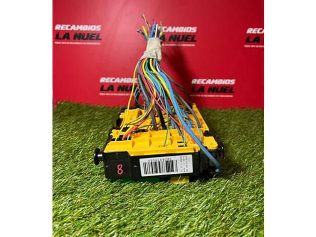 Блок предохранителей 9808959080   Citroen Jumpy    
