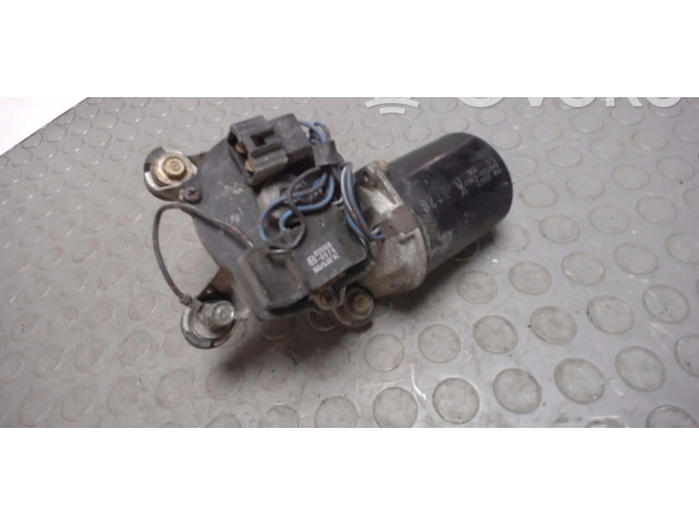 Моторчик дворников 8491006383, NICHTZUTREFFEND    Mazda 121