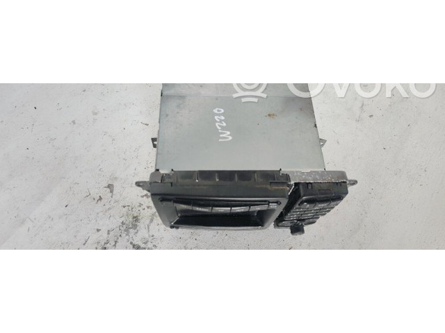   Pojistková skříňka A2208204889   Mercede-Benz S W220 1998