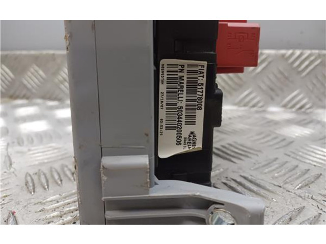 Блок предохранителей  51778008, 51778008   Fiat Linea    