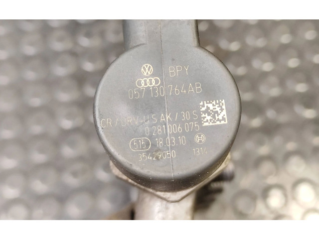 Vstřikovací lišta 057130090T, 057130764ab   Volkswagen Touareg II    CKDA 