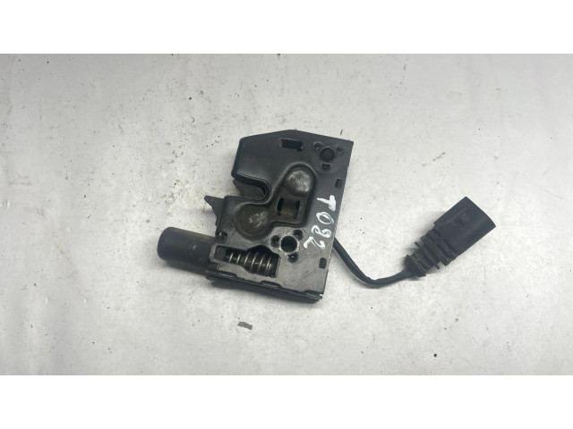 Замок капота 8V0823509A   Audi A3 S3 8V