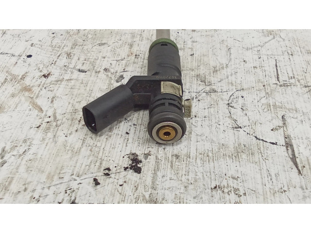 Vstřikovač A2720780249   Mercedes-Benz ML W164  pro benzínový motor 5.5 27396330342398 1534