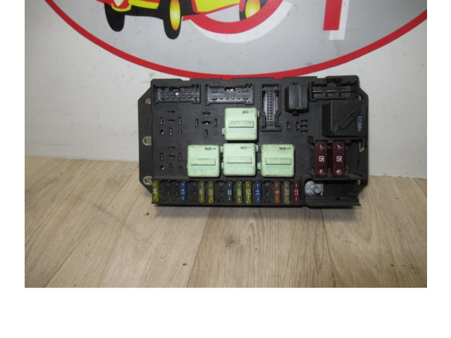   Pojistková skříňka    Land Rover Range Rover L322 2004