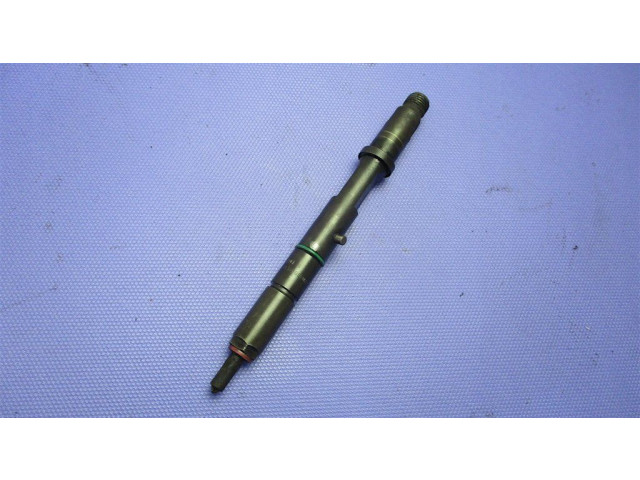 Vstřikovač 059130201E   Audi A4 S4 B5 8D  pro naftový motor 2.5  