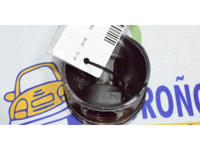 Píst 11257788396   BMW 5 E39   3.0  