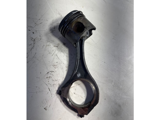 Píst 8340FF   Mercedes-Benz ML W164    642.940 